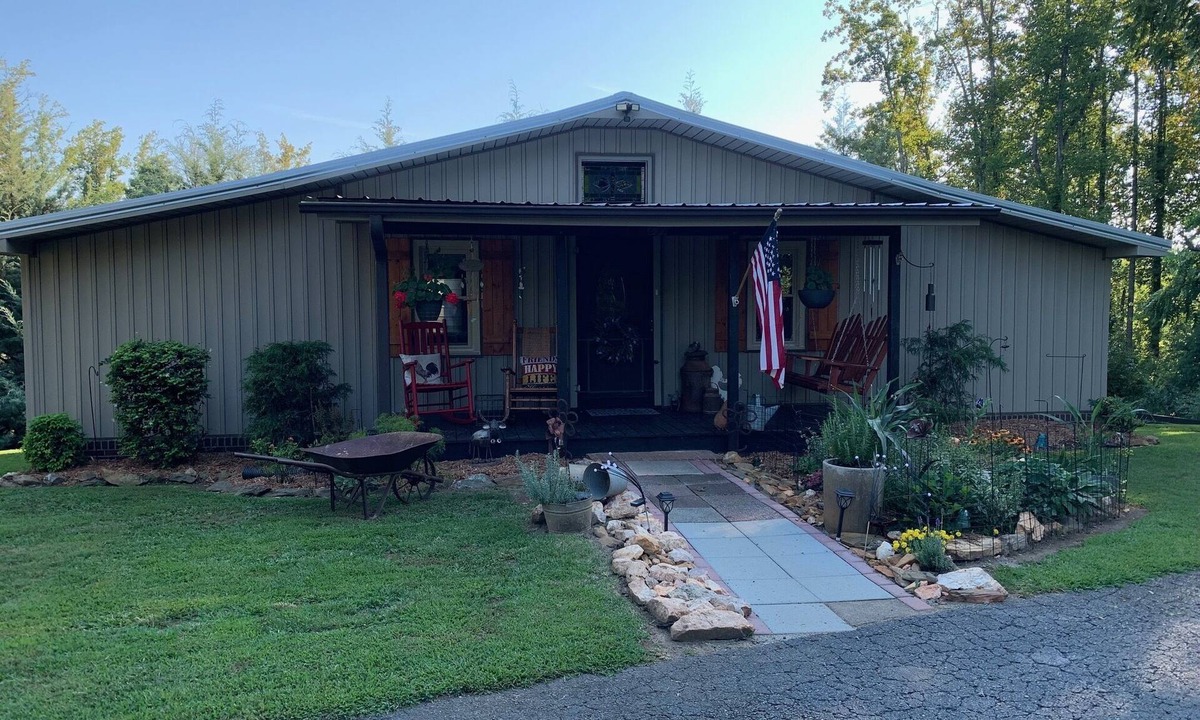 Mount Airy House | Holly Hill Farm House, Only 6 Miles from Downtown Mount Airy, NC, Sleeps 4