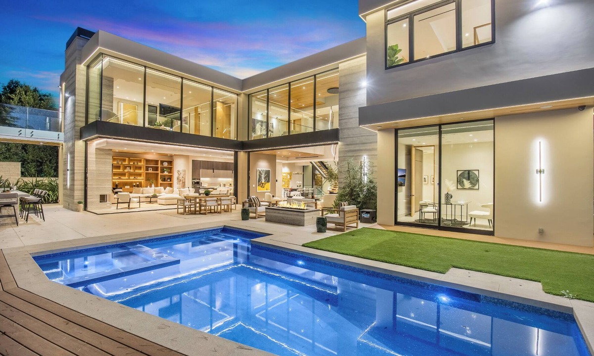 Beverly Hills House | Hutton Modern - Architectural Masterpiece 5BD/8BA Private & Gated Oasis