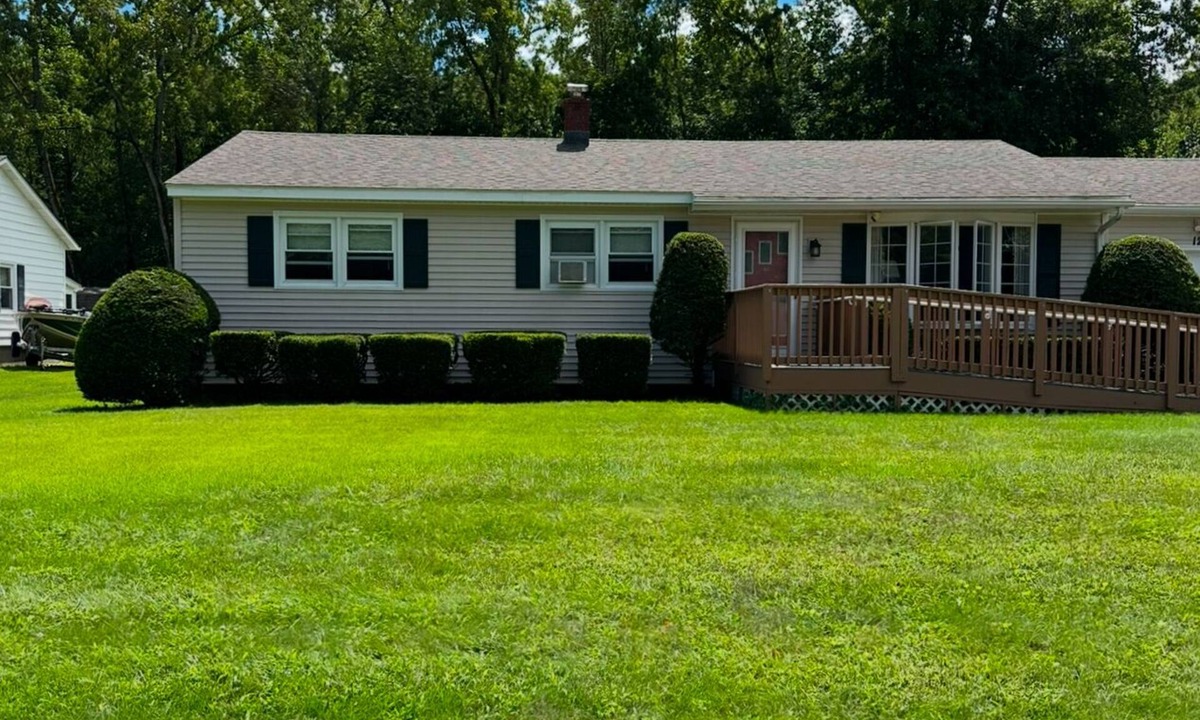 North Adams House | Immaculate Berkshires home! Close to museums, colleges, and outdoor activities.