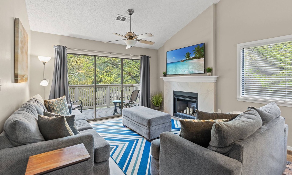 Arcadian Shores Villa | Kingston WHP 20E 2nd floor Villa w/pool/beach