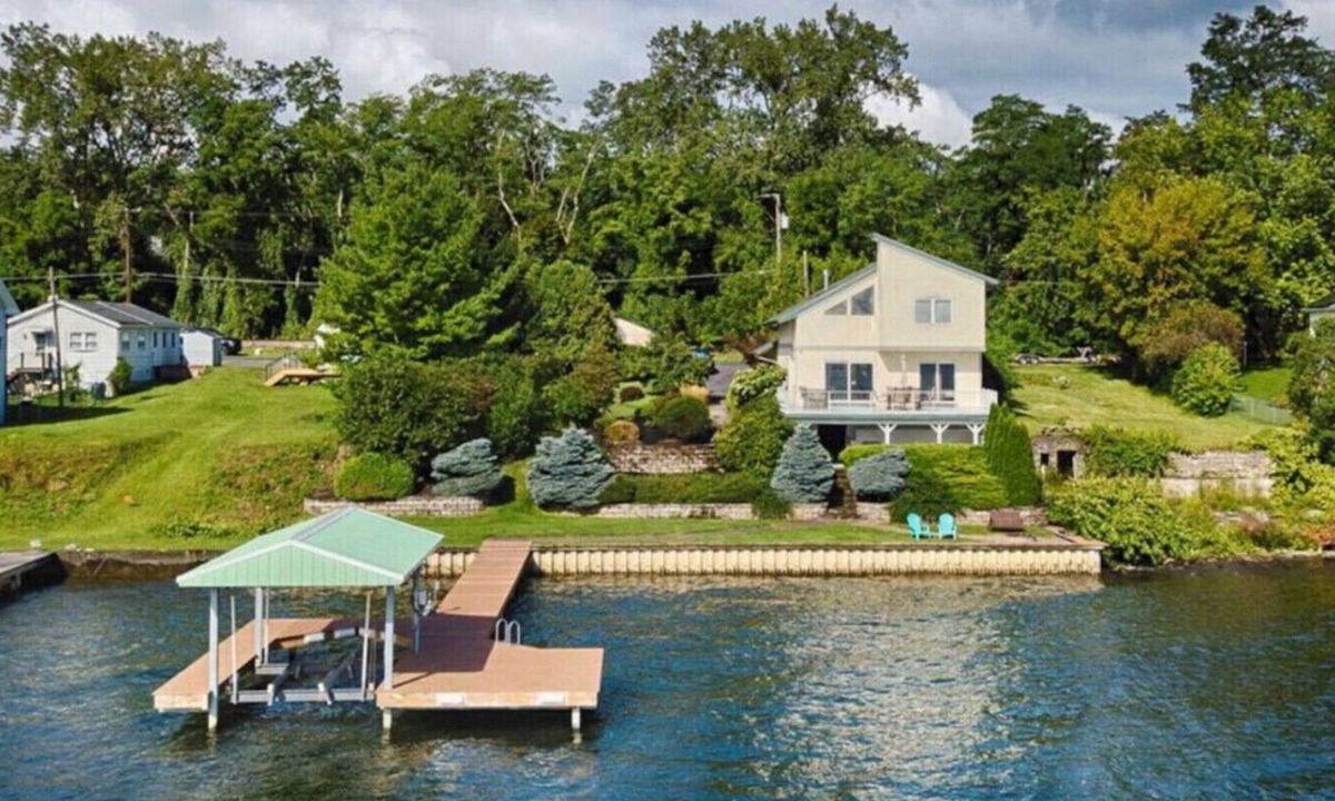 Geneva Cottage | Lake It Easy