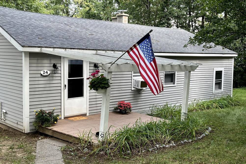 Malletts Bay Cabin | Lakefront Cabin with Spectacular Sunset Views in Colchester, Vermont