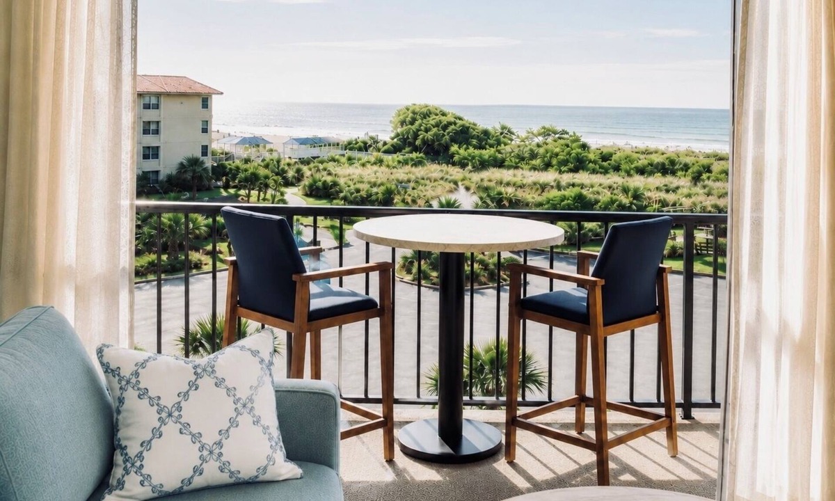 Folly Field Villa | Luxury Direct Oceanview King Villa Steps to Beach Gourmet Kitchen
