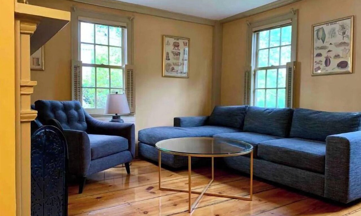 Northampton Apartment | Maple Suite- Private Ground Floor Apartment in front of Smith College