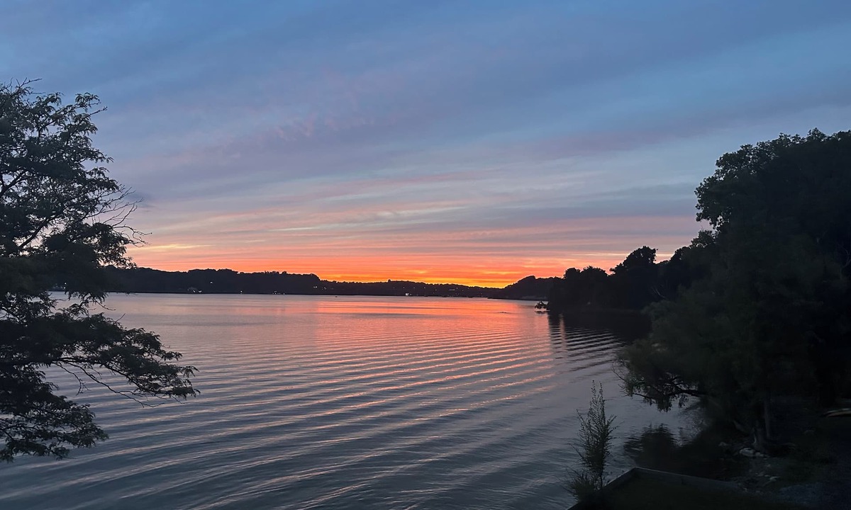 Webster Cottage | Marvelous 11 bed cottage on the water