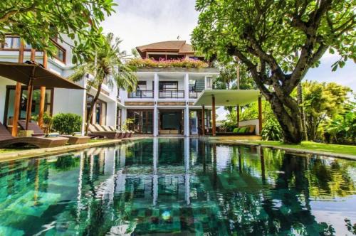 Batu Bolong Villa | Mary's Beach Villa 3 Bedroom