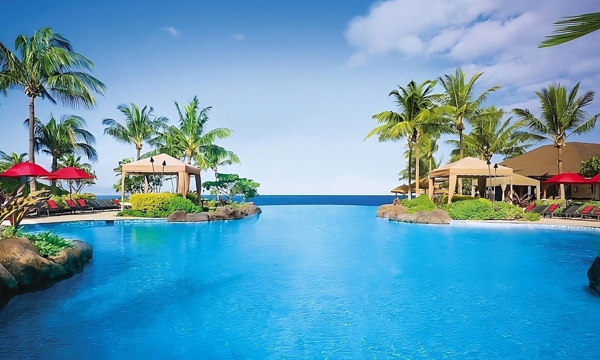 Honokowai Hotel | Maui Magic: Short Drive to Kaanapali Beach. Onsite Pool w/Water Slides, Parking