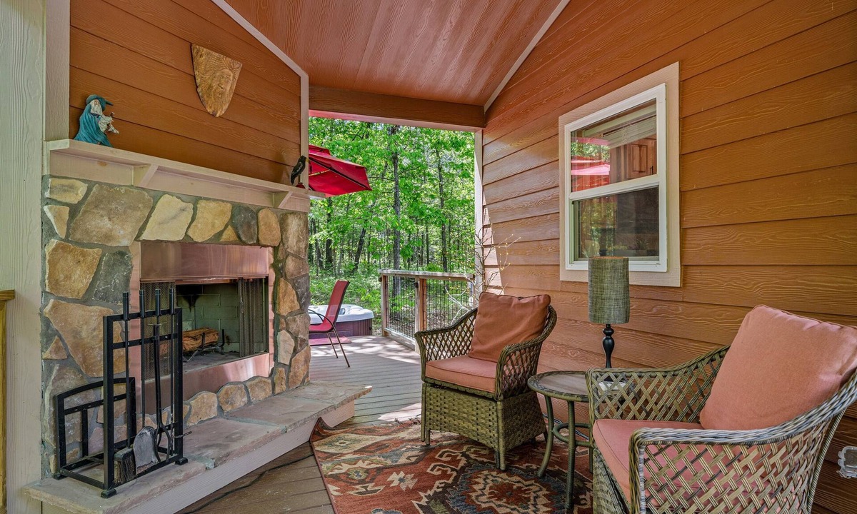 Mentone Cabin | Mentone Tranquility Base with Hot Tub & Outdoor Fireplace | 3+ Acres | Fast WiFi