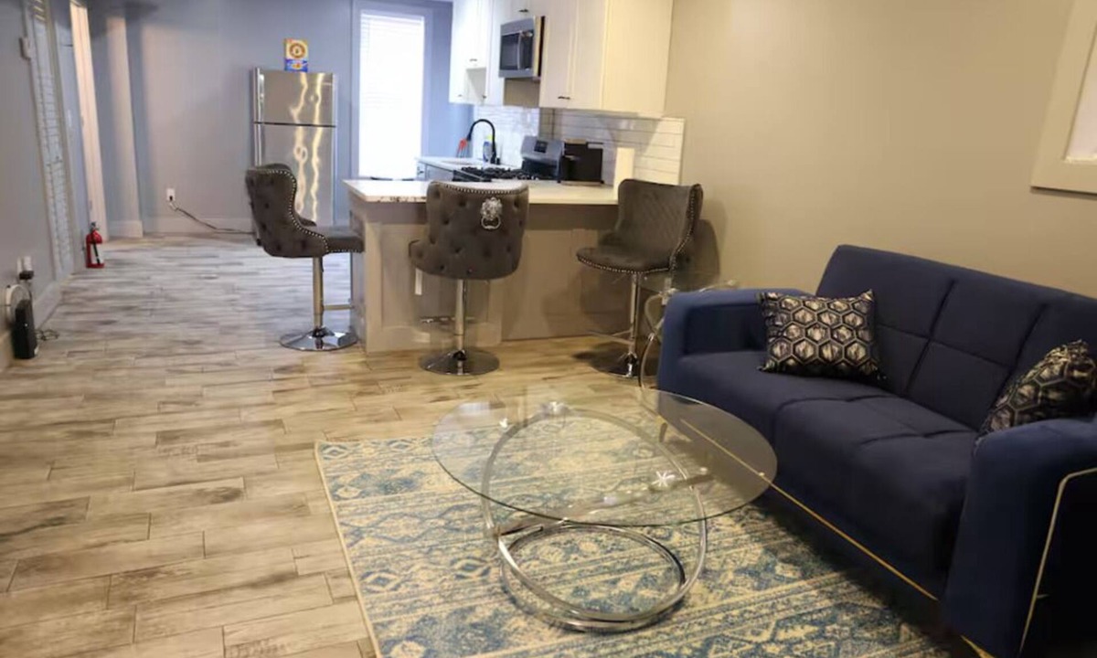 Forest Hill Apartment | Modern 2BR Apt , 10 Mins to EWR & Easy NYC Train Access