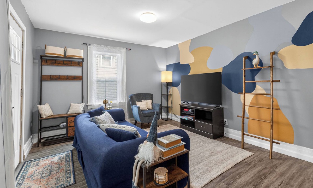 Liverpool House | Modern space - fully equipped kitchen in village of Liverpool