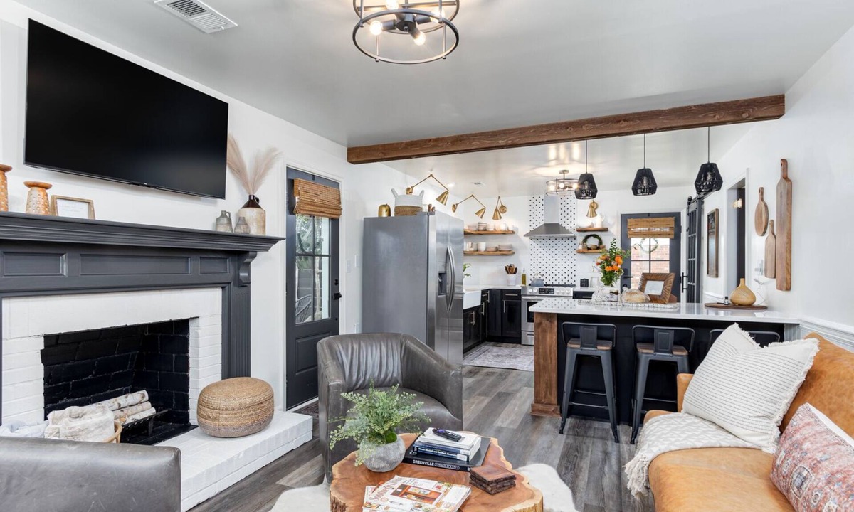 Taylors House | Moss Oak Modern Retreat - completely renovated modern home in Greenville area