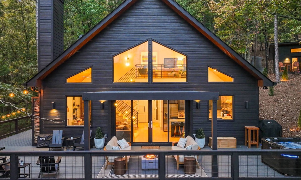 Ranger Cabin | New Lake Front Aframe Cabin/Kayaks/Arcade/Fishing/Mountain Views/Hot Tub