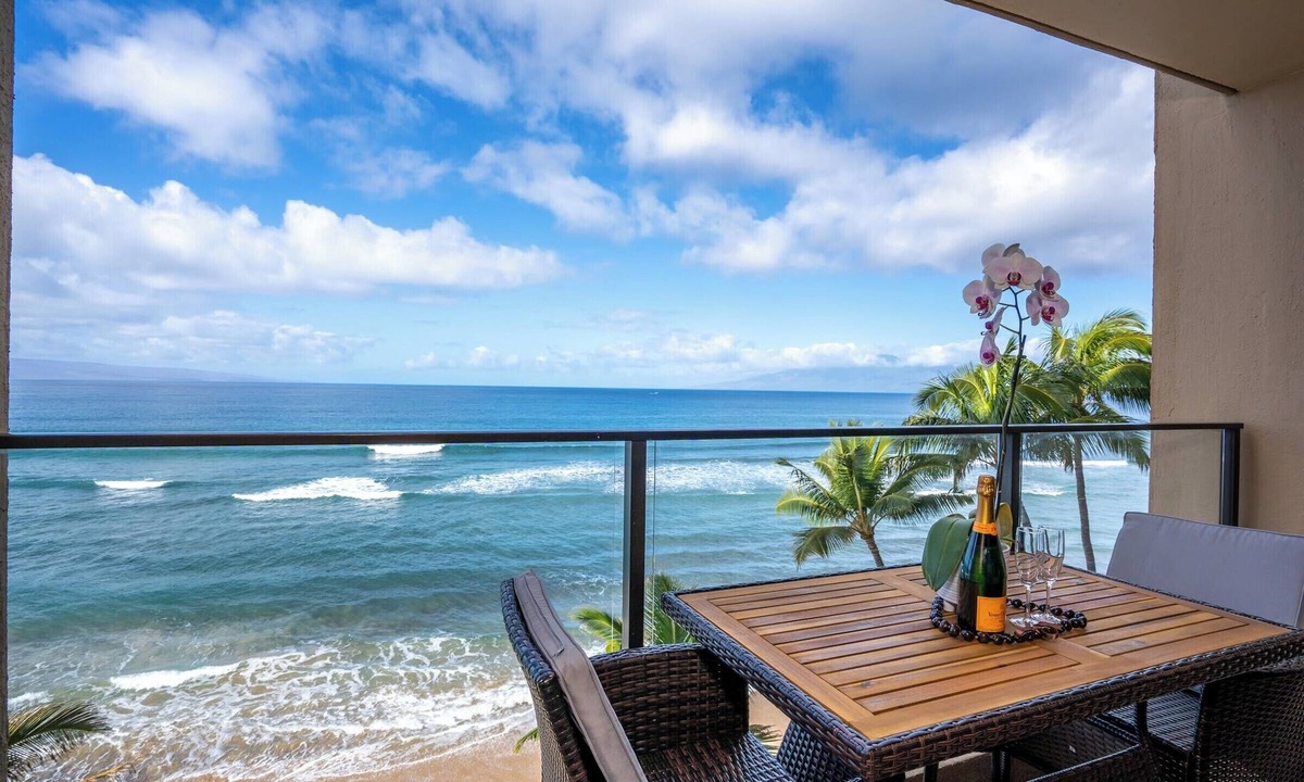 Honokowai Condo | Oceanfront Kaanapali Studio Vistas