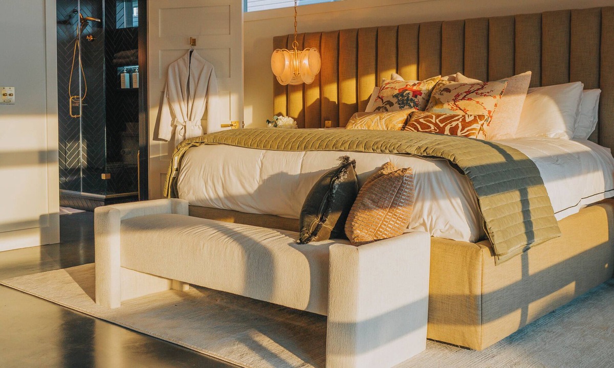 Sylvan Beach Villa | Park Avenue Beach Villa - Modern Lakefront Luxury with Rooftop Hot Tub