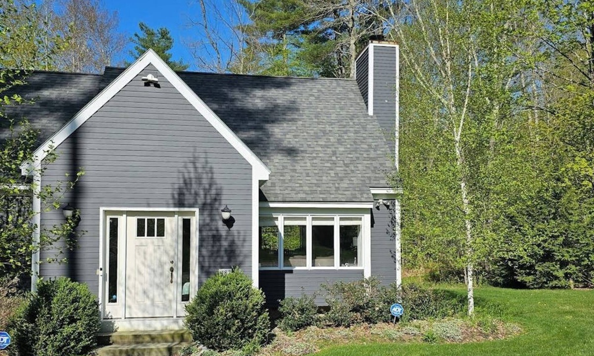 Jamaica House | Peaceful mountain home near skiing, hiking, mtn biking & more