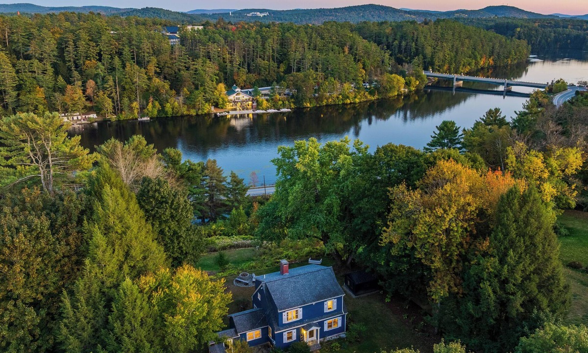 Norwich House | Peaceful Riverview Retreat - 1 mi to Dartmouth College - 4-bd -3ba