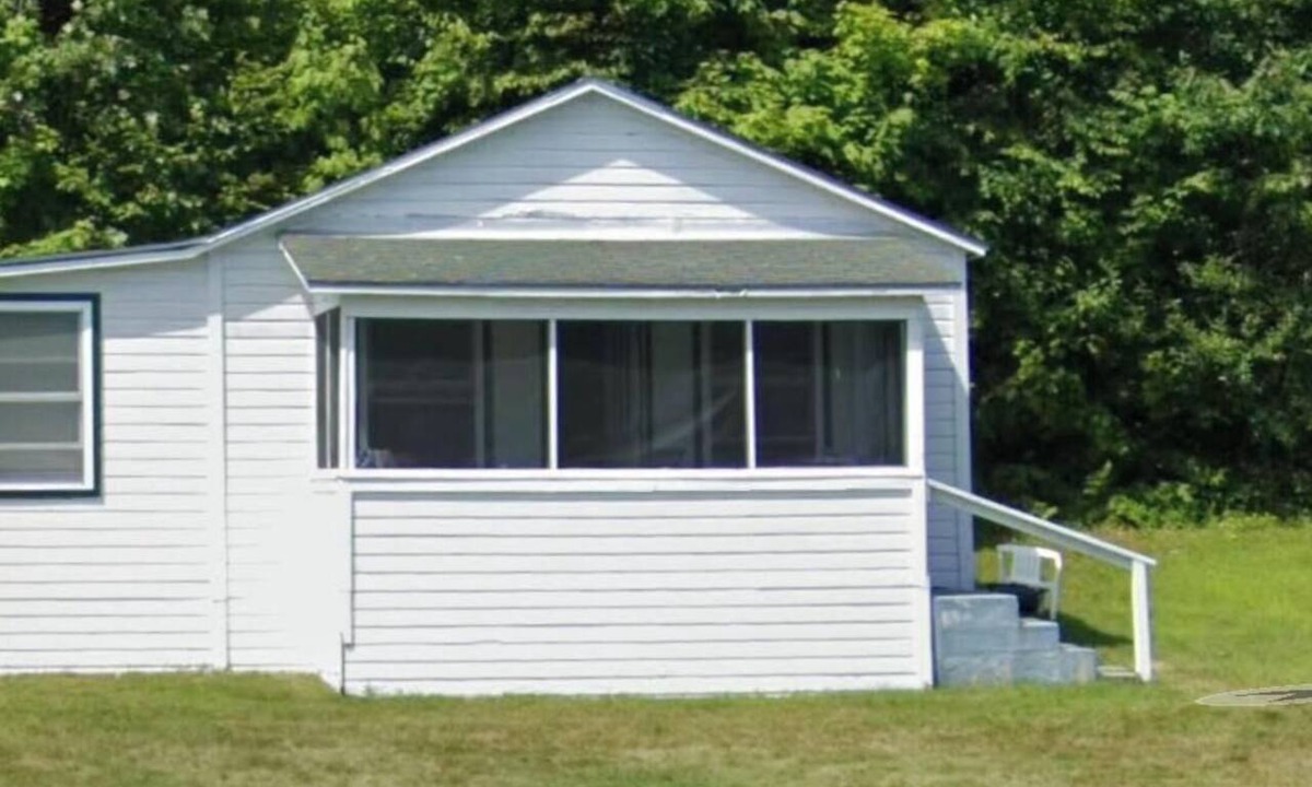Salisbury Cottage | Perfect 2-bedroom Lake Dunmore cottage in Salisbury for a relaxing getaway.