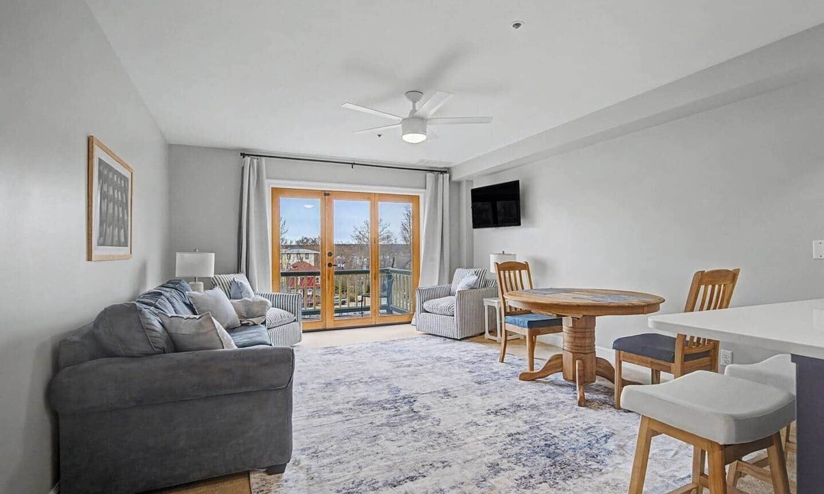 Chautauqua Apartment | Premier St Elmo Unit w Large Balcony over Park