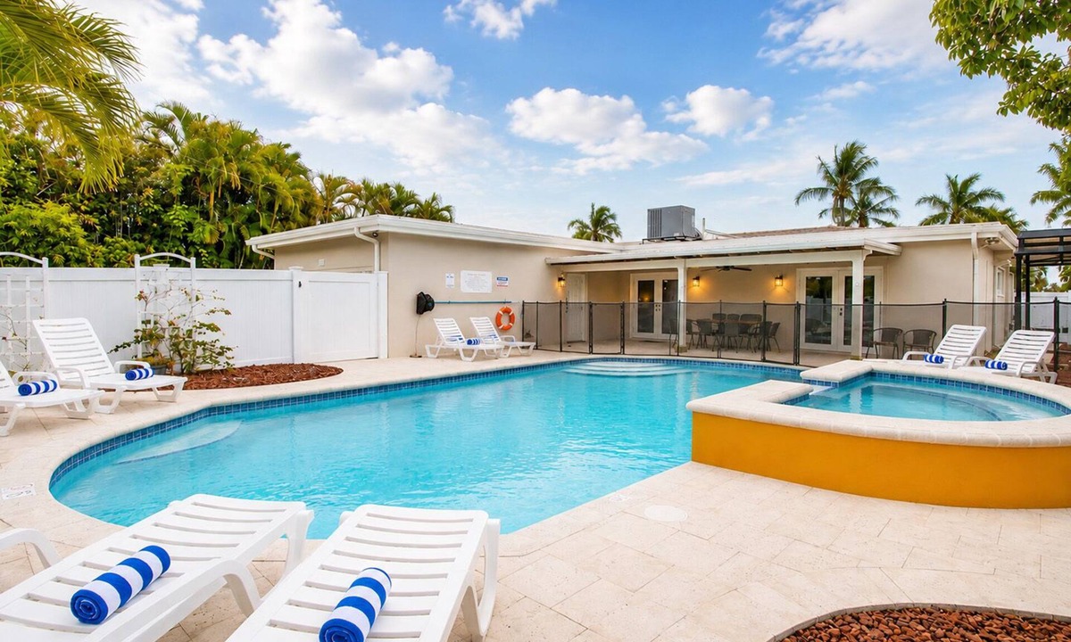 South Lake Villa | Premium Luxury 5BR/4BA Villa near Hollywood Beach