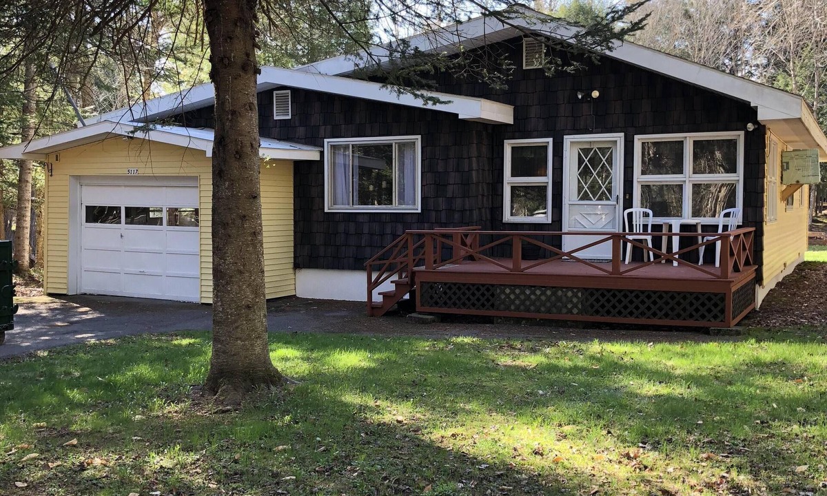 Woodgate House | Private Adirondack Country Home