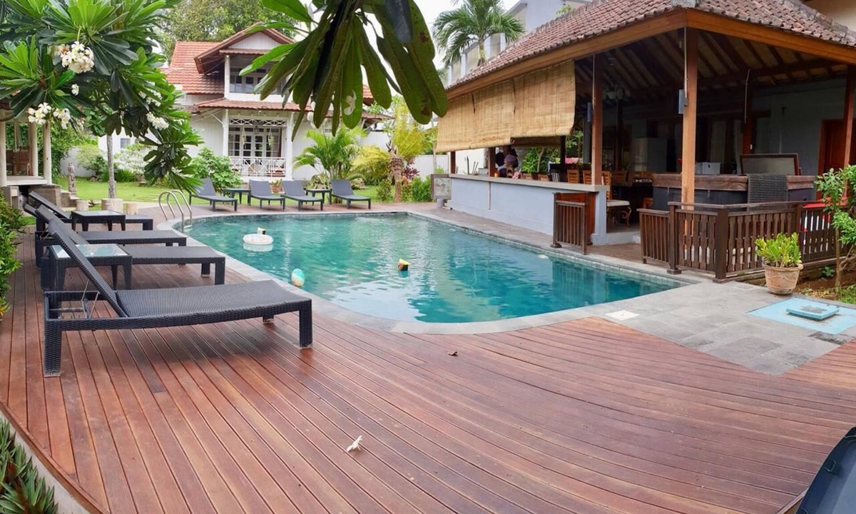 Batubelig Apartment | Private Rooms with Pool