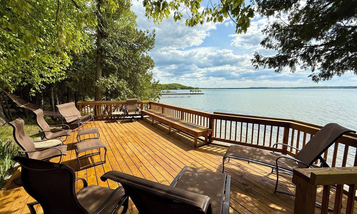 Alden Cottage | Private Sandy Beach on Torch Lake Cottage + Guest House Walk to Alden