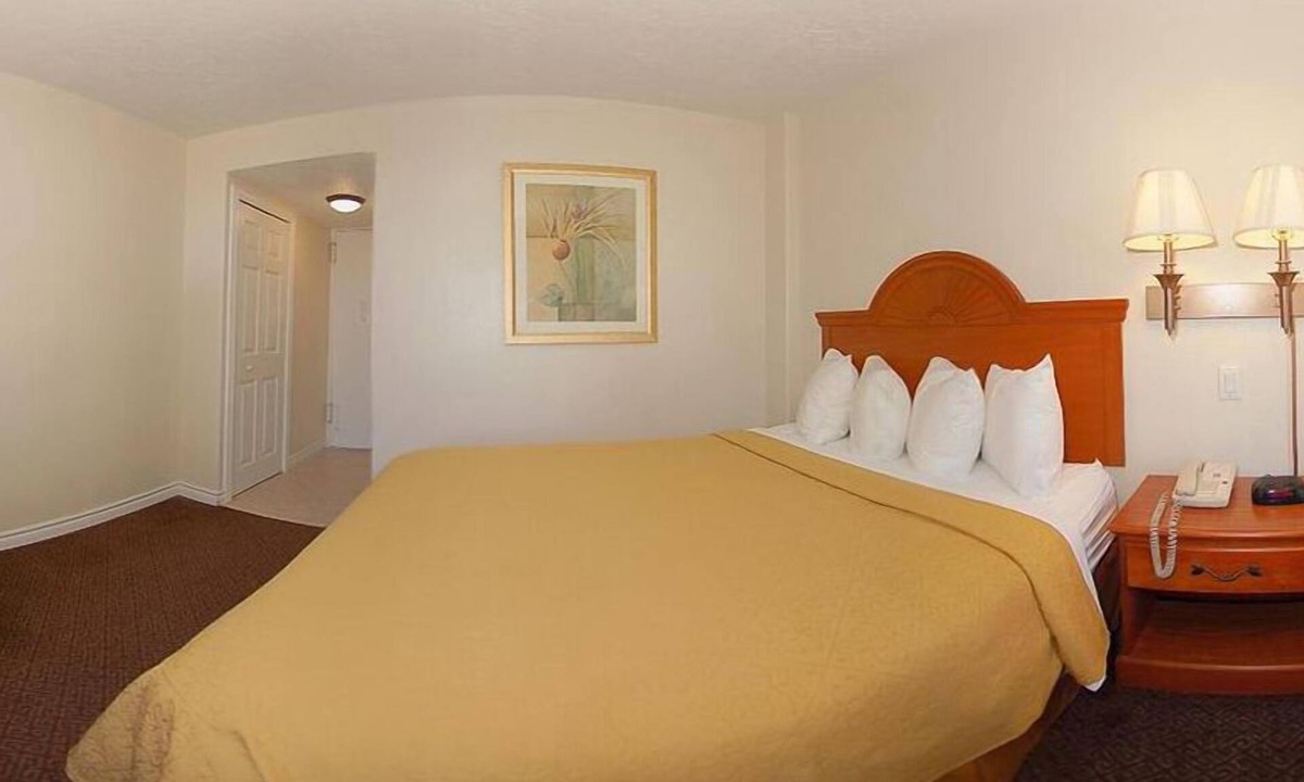 Massena Hotel | Quality Inn Massena