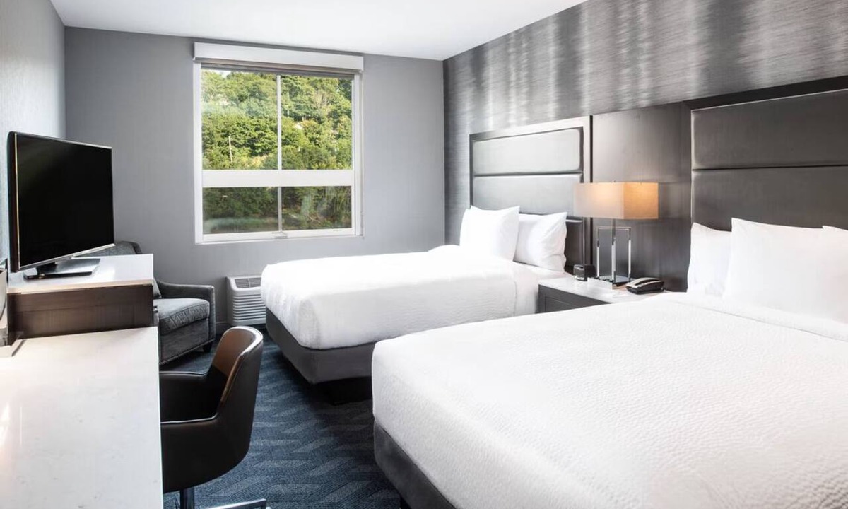 Waltham Hotel | Refresh and Recharge in a Clean Room Near Cedarwood Playground