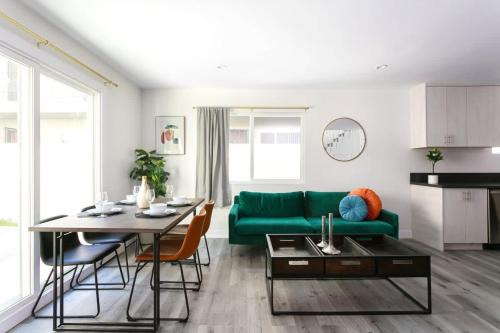 Citrus Grove Apartment | Relax in Spacious 3BR Apt Sleeps 8 and Parking