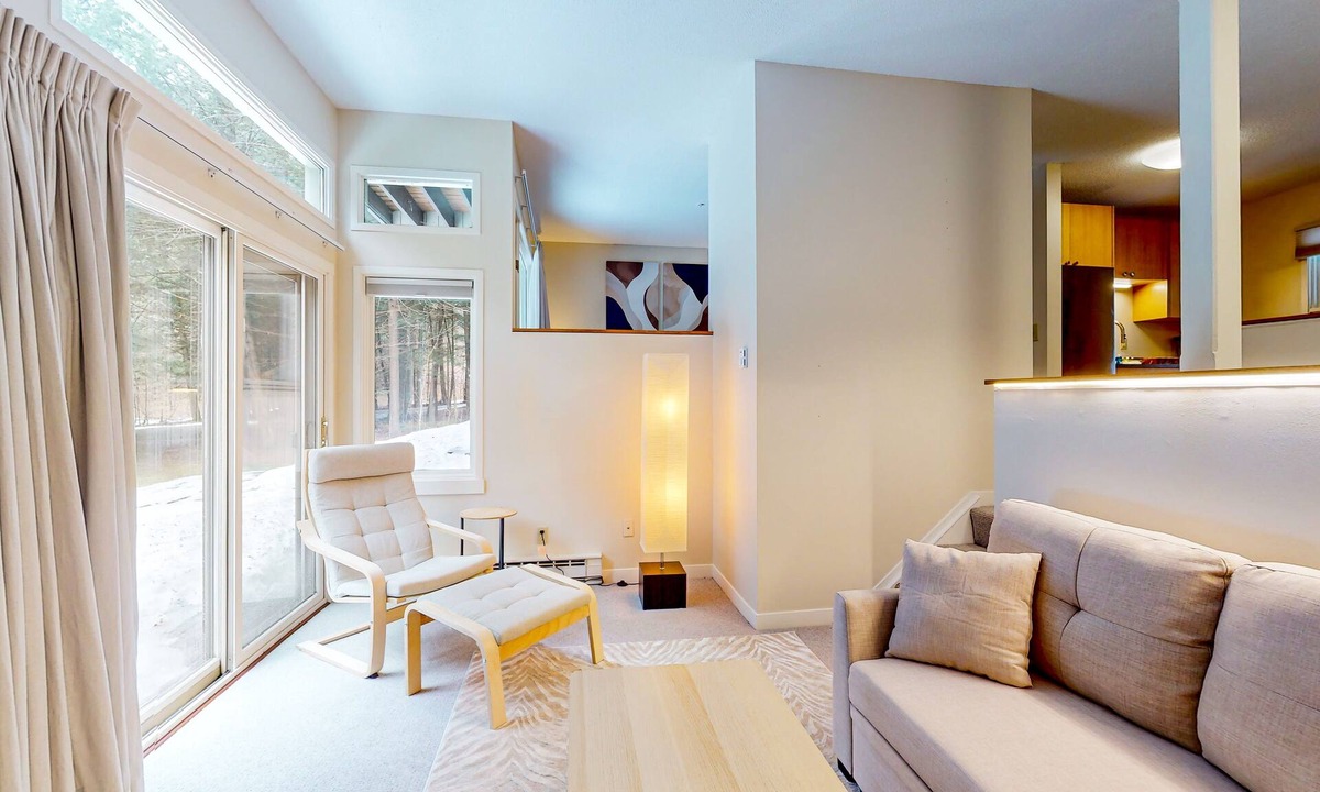 Waitsfield Apartment | Renovated condo with fireplace, pool, tennis & sauna - near Sugarbush