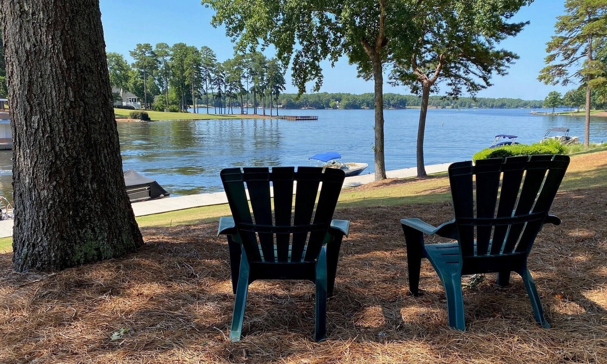 Greensboro Cottage | Reynolds Lake Oconee Resort Fishtales Lodge lakefront 4BR/3BA o