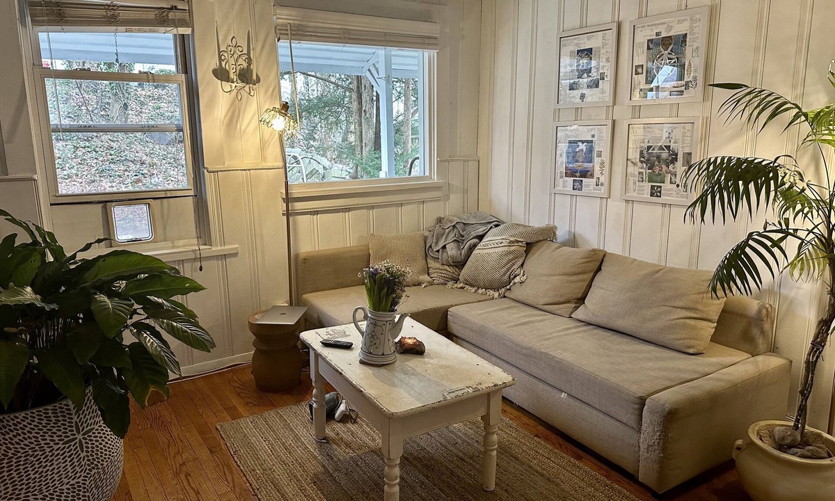 Mamaroneck House | Riverfront Historic Home In Charming Upscale Mamaroneck (35 Min From Manhattan)