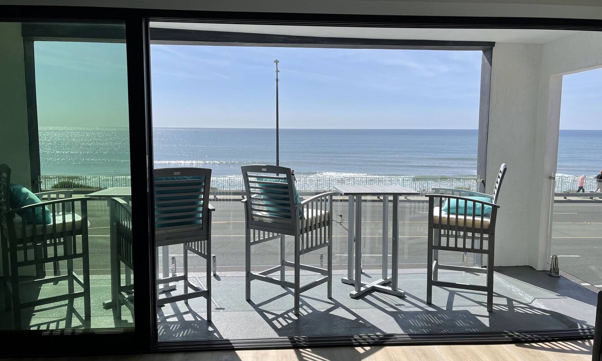 Carlsbad Villa | San Diego’s newest luxury 4 bedroom rental home in the heart of Carlsbad. 5 star