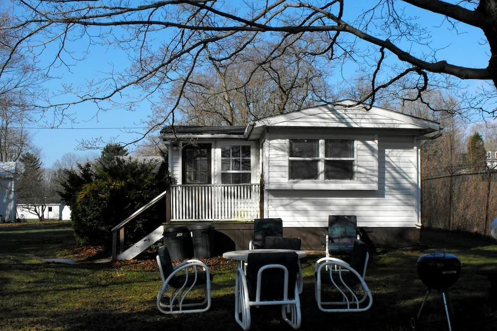 Dresden Cottage | Secluded Cottage Rental on Lovely Lake near Rochester, New York