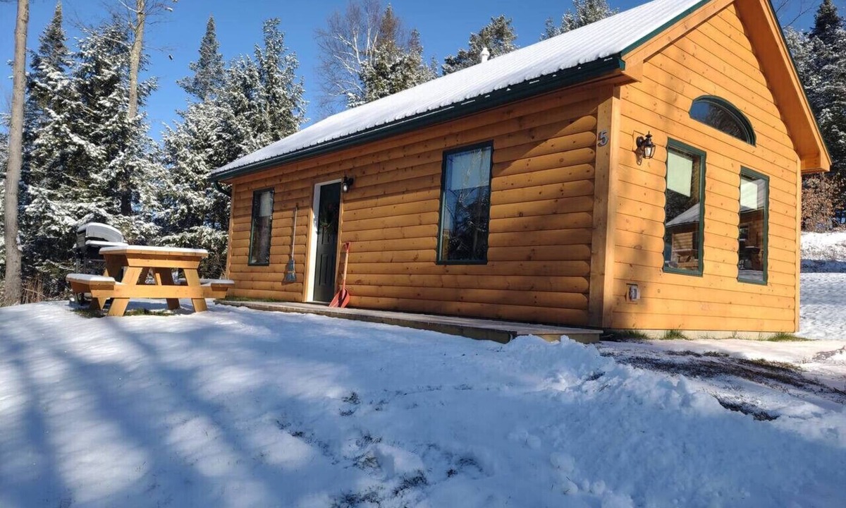 Hyde Park Apartment | Serene Country Cabins 5 in the heart of Vermont