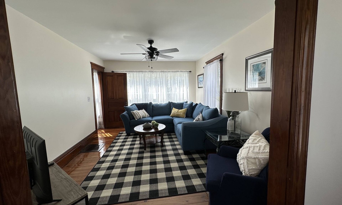 Fair Haven House | Spacious 5 bdrm Retreat Steps to Lake Ontario & Fair Haven State Park Sleeps 10!