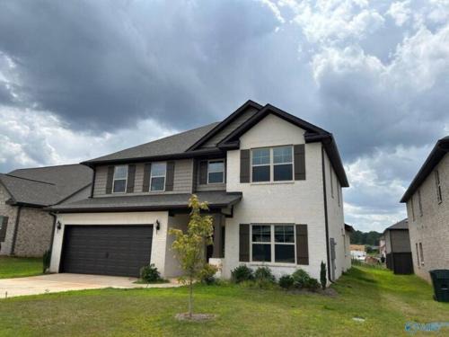 Normal House | Spacious Modern Retreat Near Downtown