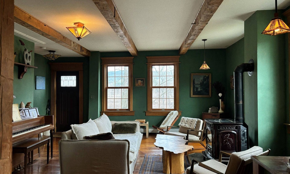 Town of Fulton Other | Spacious riverfront farmhouse near ski resorts
