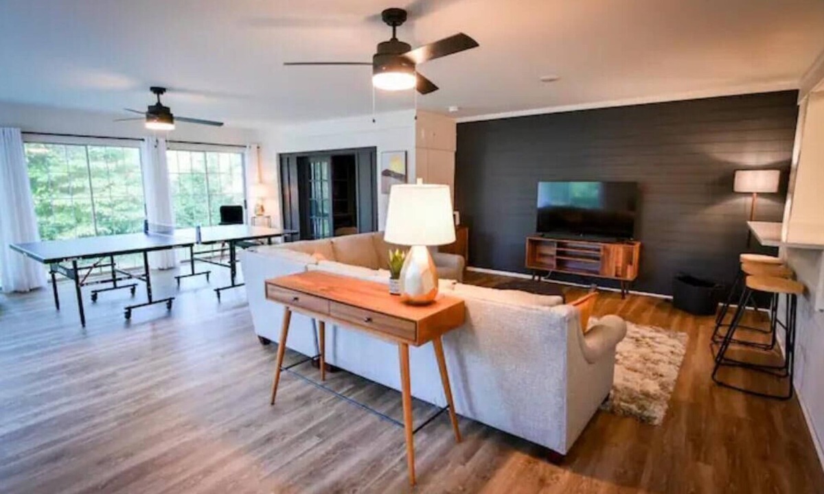 Covington House | Spacious, Town Square, Theatre Room! 4 bed/2 bath Private Home on town square