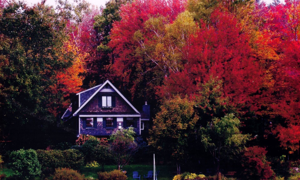 Unity House | Special Country Luxury Waterfront Home on CleanWarm Crescent Lake, SunapeeRegion