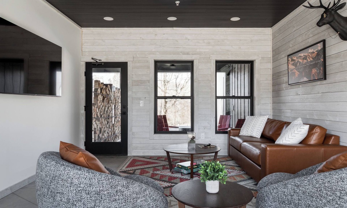 Bellaire Hotel | Spillway Lodges