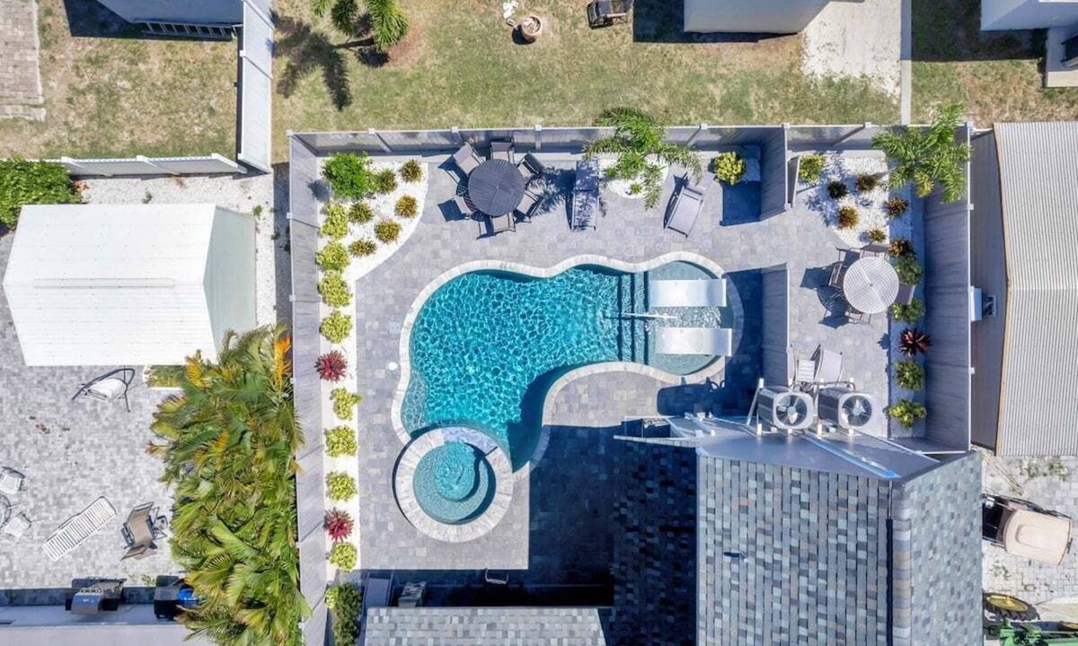 Southgate House | SSC heated pool & spa, Pinecraft oasis 4b4b 14ppl