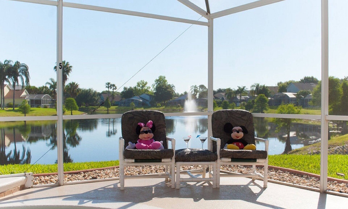 West Kissimmee House | Stunning Lakeview Pool/Spa-Games Room,Free Wi-Fi, 2 mls to Disney