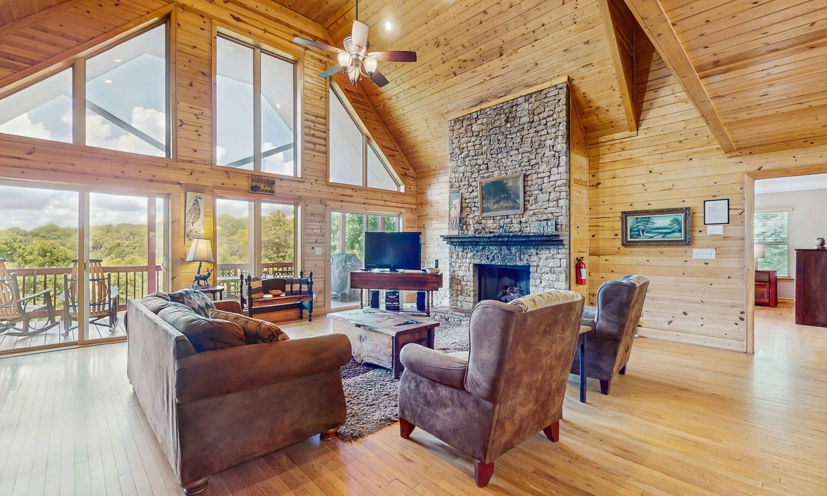 Williamstown Cabin | Stunning mountain cabin w/free WiFi/gameroom/gas fireplace