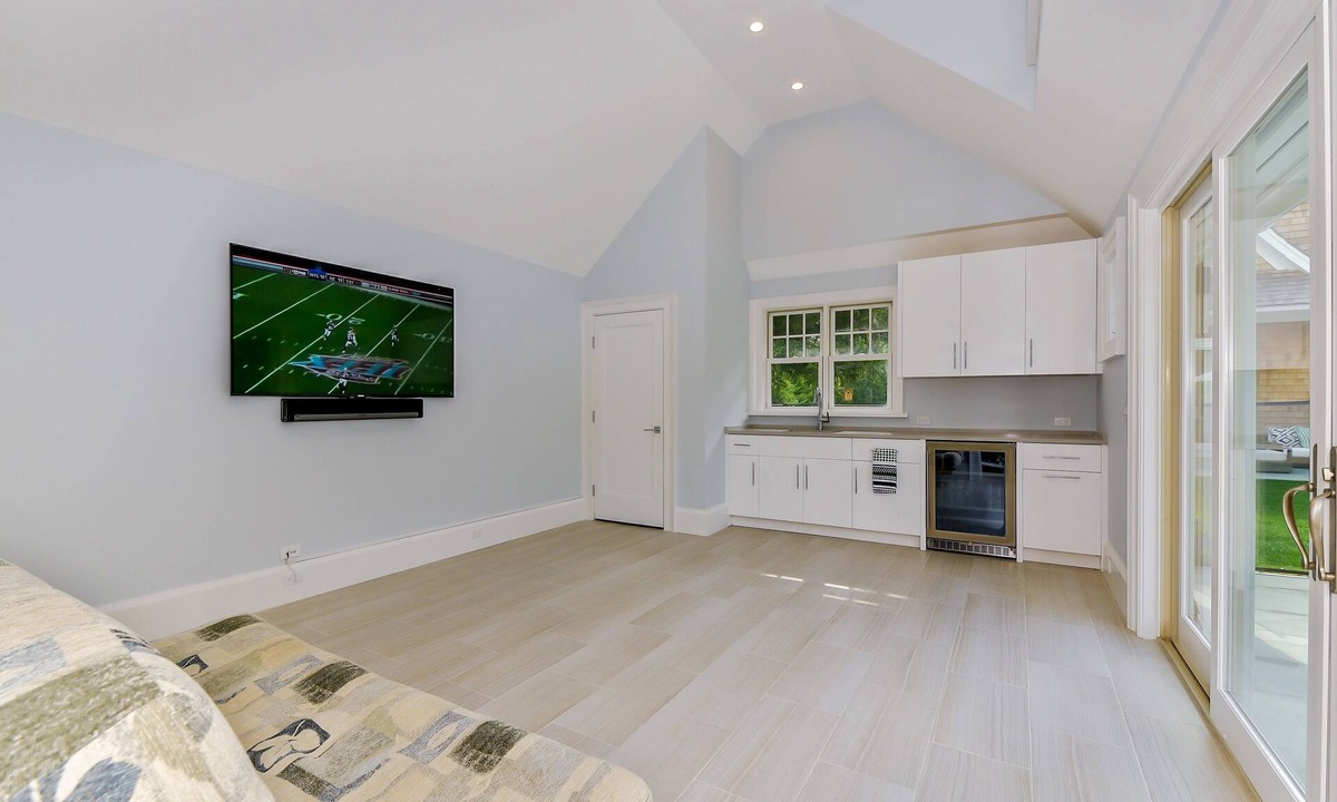 Village of Southampton House | Stunning secluded Southampton Village property near restaurants, shops and beach