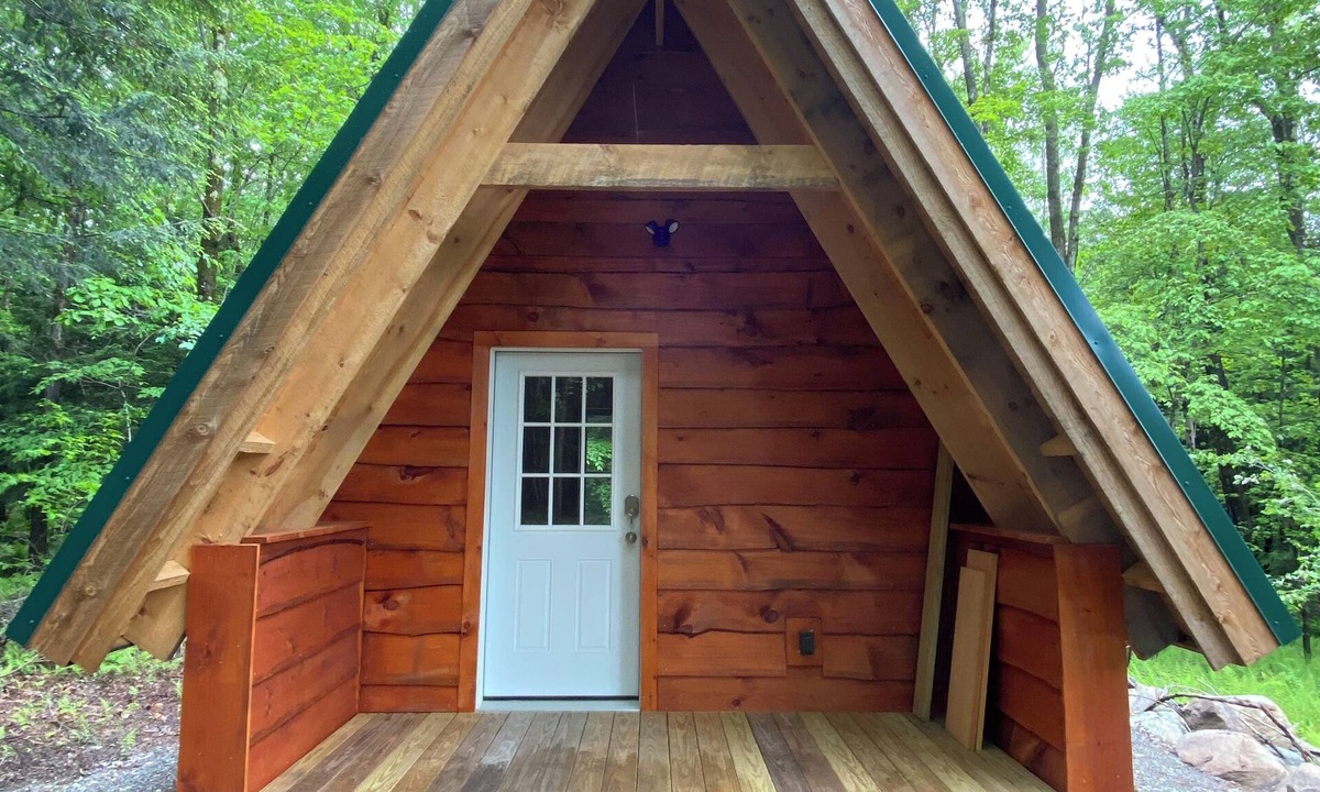 Sand Lake Cabin | Taborton Harvest-Fiddlehead cabin in cool Sand Lake perfect for relaxing getaway