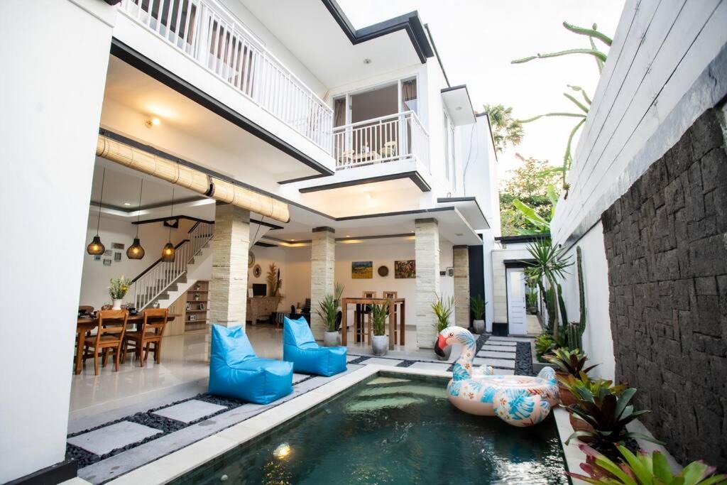 Sunset Road Villa | Taman Bali Villa A&R Seminyak 2