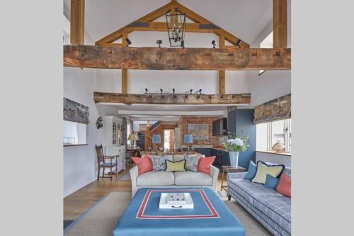 Alton Barnes House | The Barn