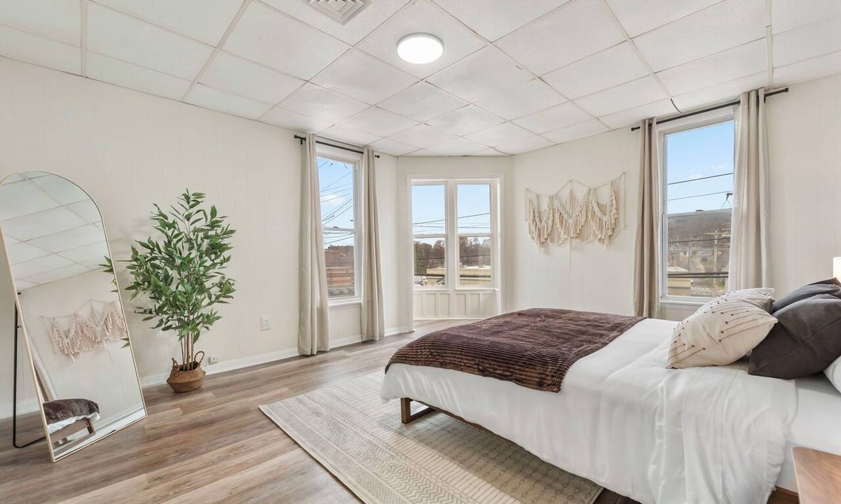 Binghamton Apartment | The Cozy Emerald Stay 5 Minutes to Downtown