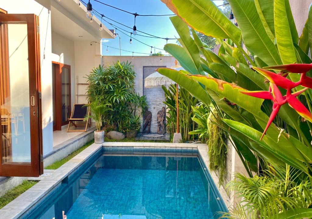 Batu Bolong Villa | - The Cozy Hub -